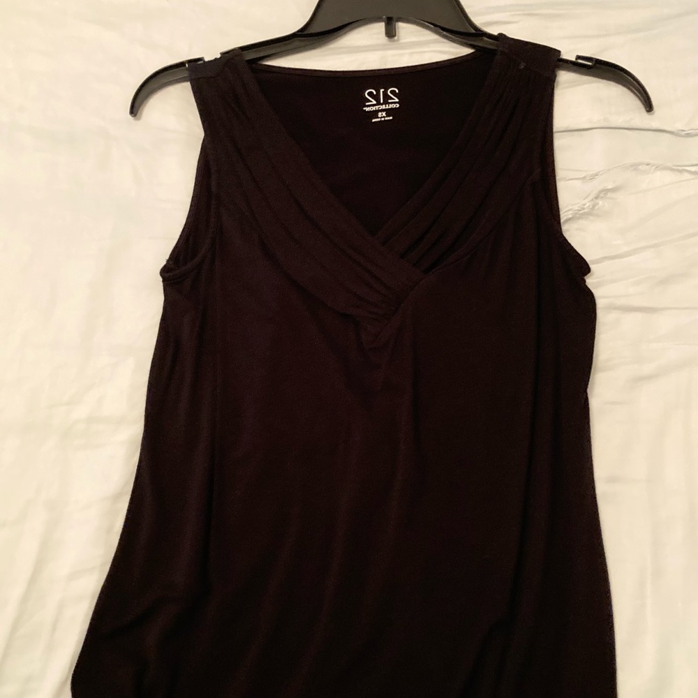 Black tank size small
